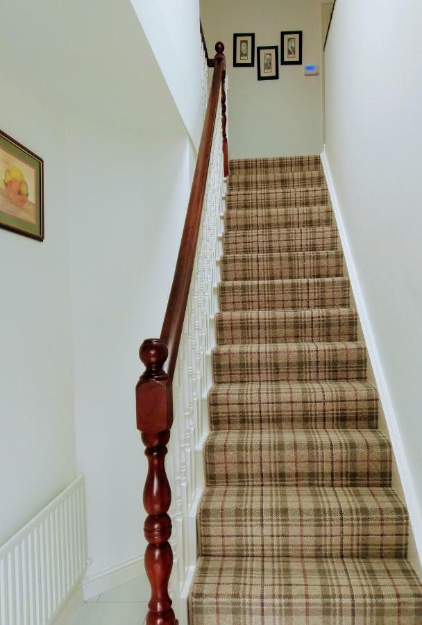 The Hollies Apartment อาแดร์ ภายนอก รูปภาพ