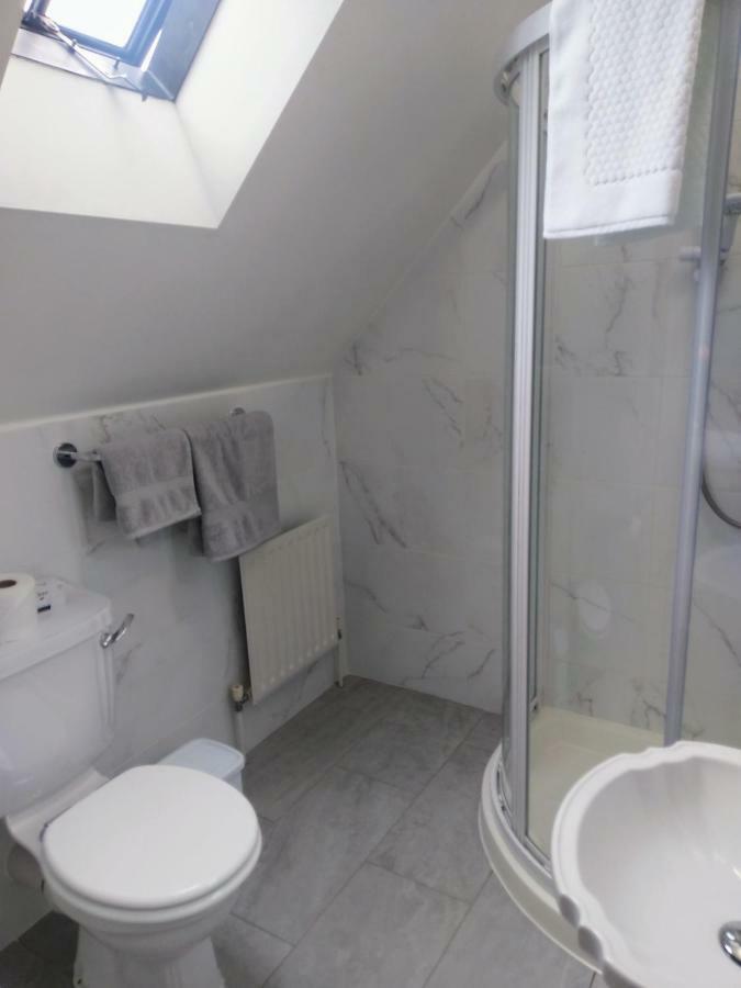 The Hollies Apartment อาแดร์ ภายนอก รูปภาพ